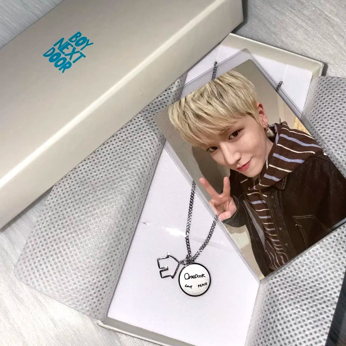 BOYNEXTDOOR 1周年記念ネックレス リウ HYBE MERCH on X: 