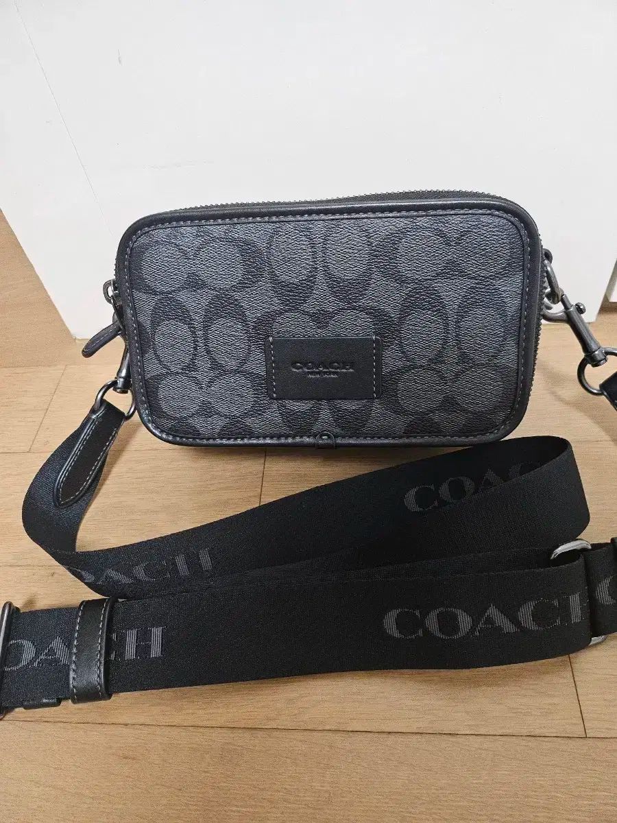 COACH ワイアット クロスボディ・シグネチャー キャンバス バイセル