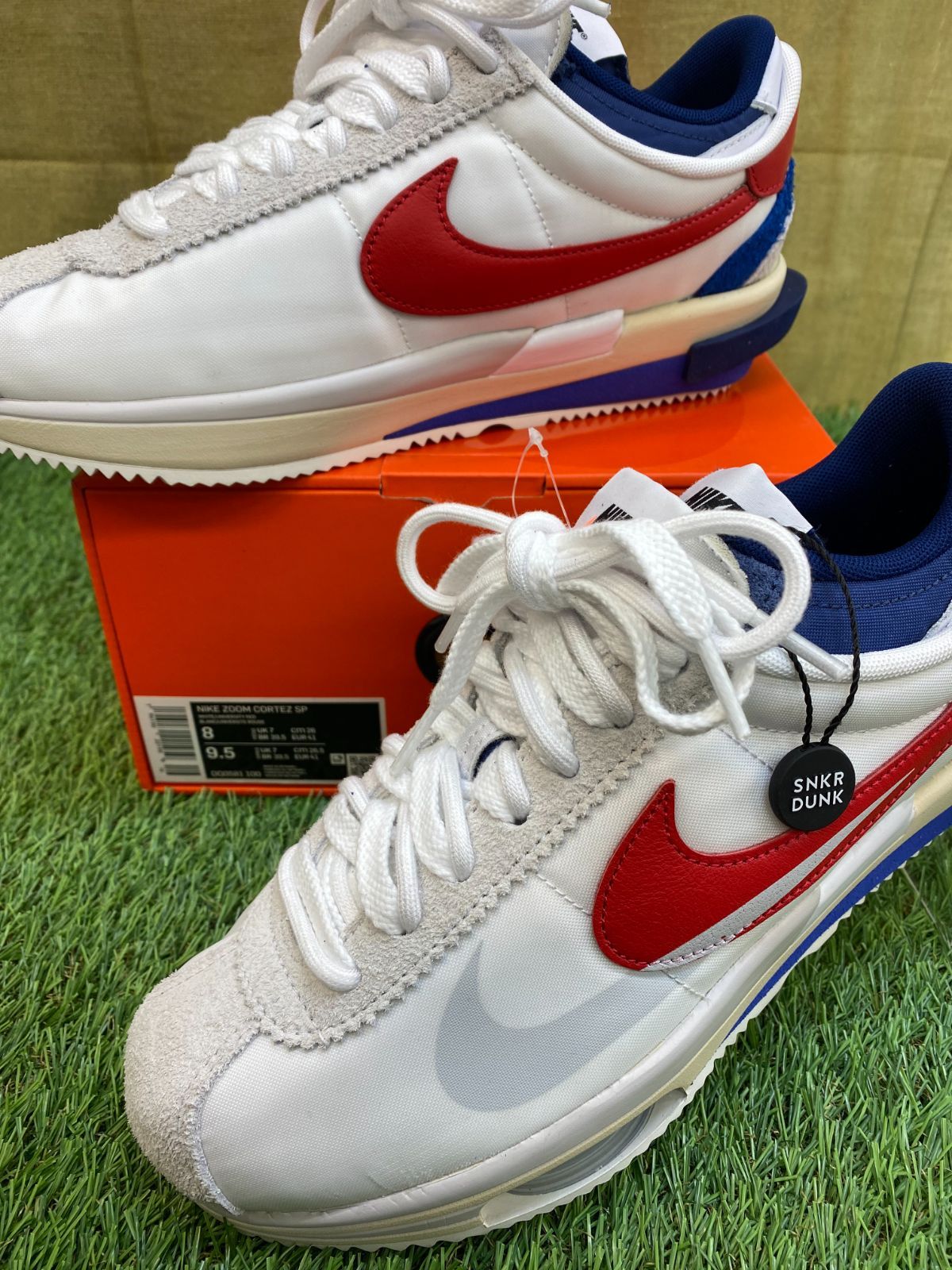 スニダンタグ付】SACAI×NIKE ZOOM CORTEZ ”WHITE ANDUNIVERSITY RED DQ0581-100 サカイ×ナイキ  ズーム コルテッツ ”ホワイト アンド ユニバーシティレッド” - メルカリ