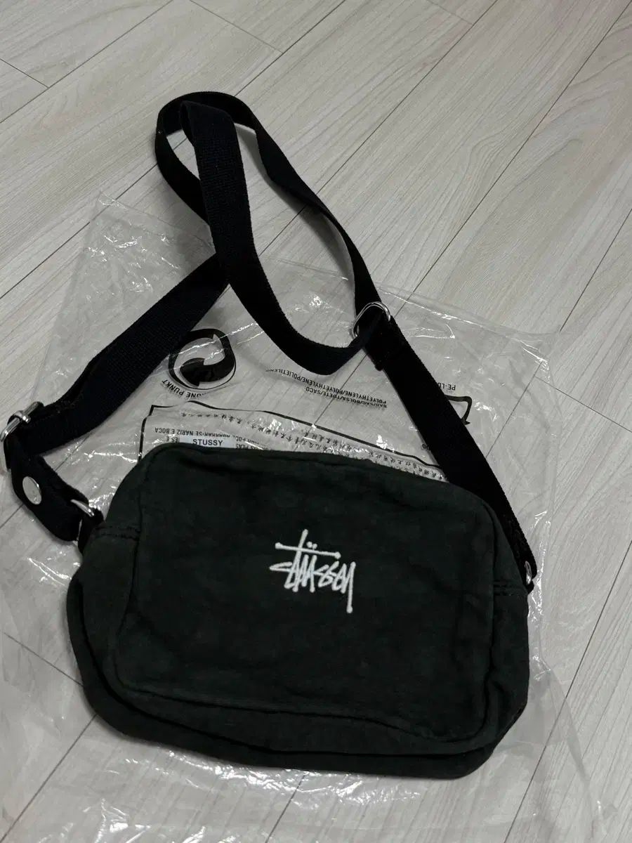STUSSY ステューシー クロスバッグ
