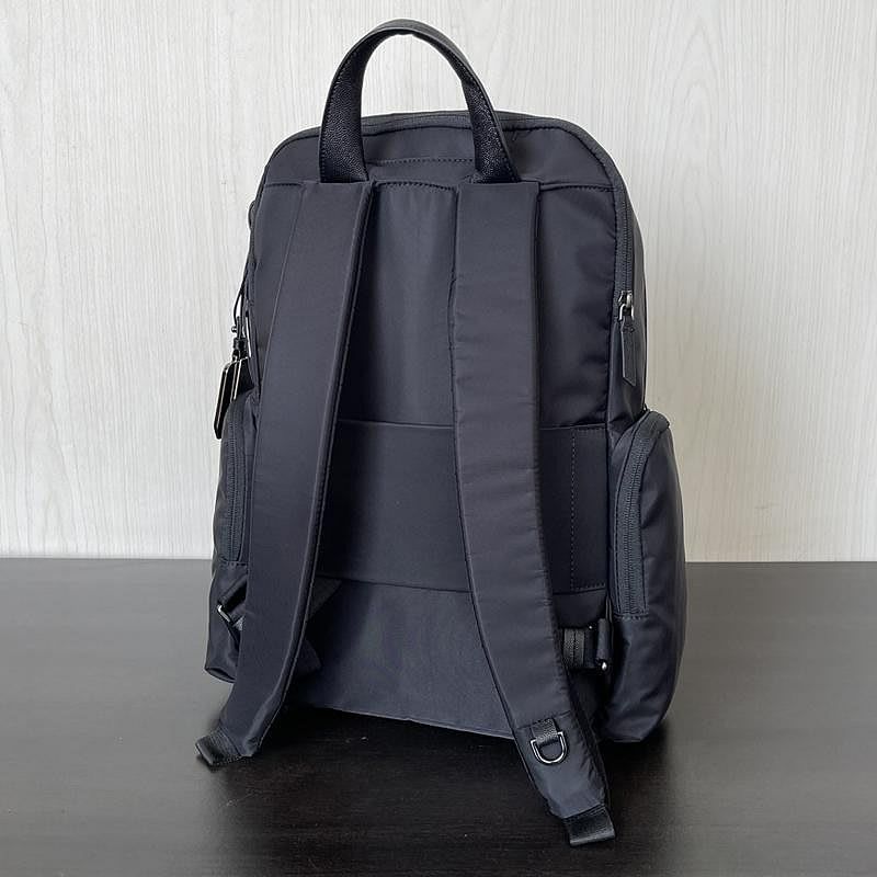 TUMI「セリーナ」バックパックブラック/ガンメタル