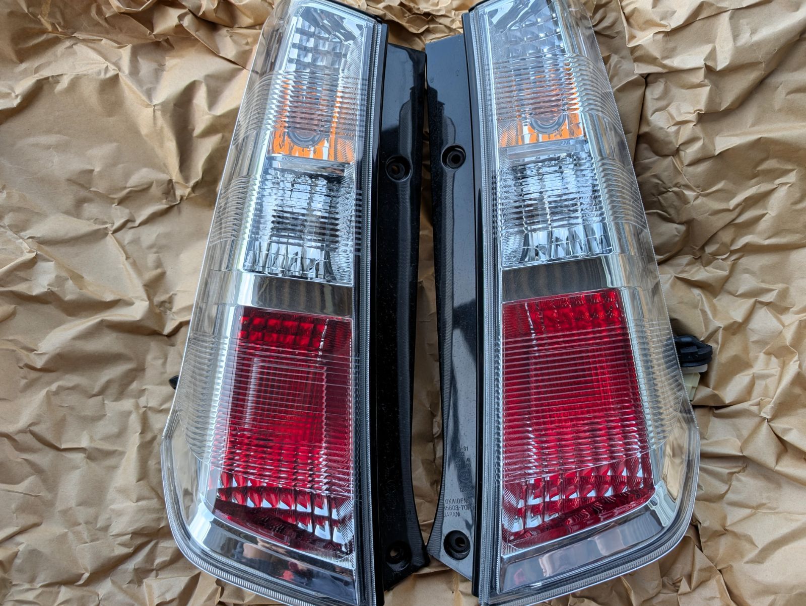 テールライト　ワゴンR mh23s スティングレー　純正テールランプ 左右セット ワゴンR スティングレー MH23S スズキ純正 新品 テールライト