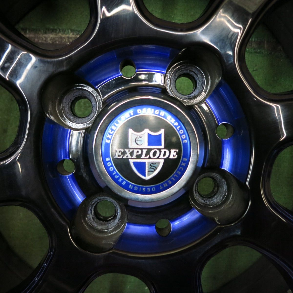 ホイール エクスプラウド