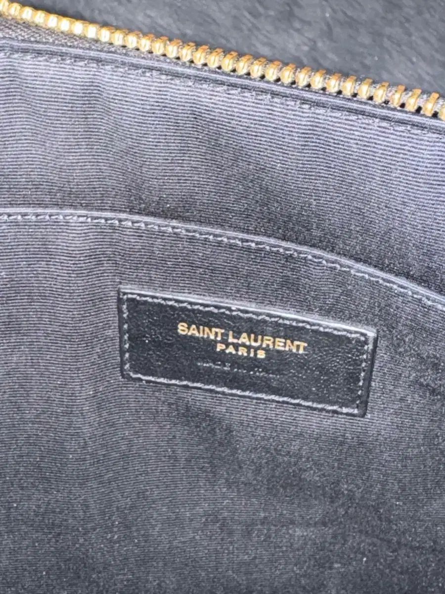 Laurent サンローラン