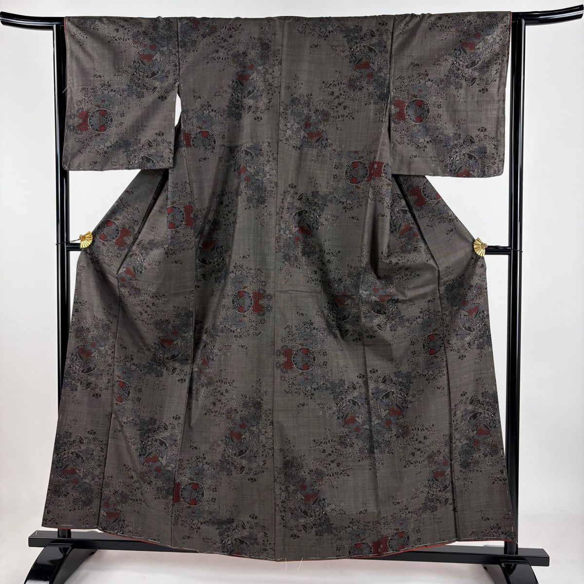 大島紬 身丈158.5cm 裄丈64cm M 袷 証紙 器物 草花 純泥染 焦茶色 正絹 名品