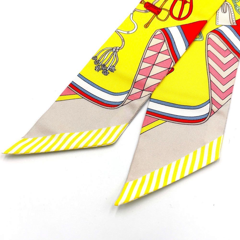 ☘️2025SS 未使用に近い☘️ HERMES ツイリー　 鞍職人の花束 ☘️2025SS 未使用に近い☘️ HERMES ツイリー 鞍職人の花束