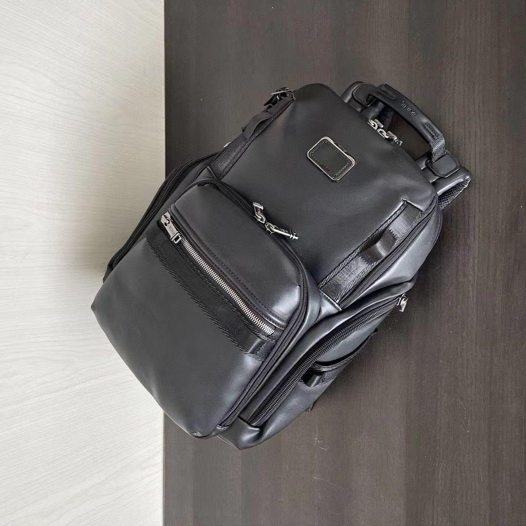 TUMI「サーチ」ファイバーレザーバックパック