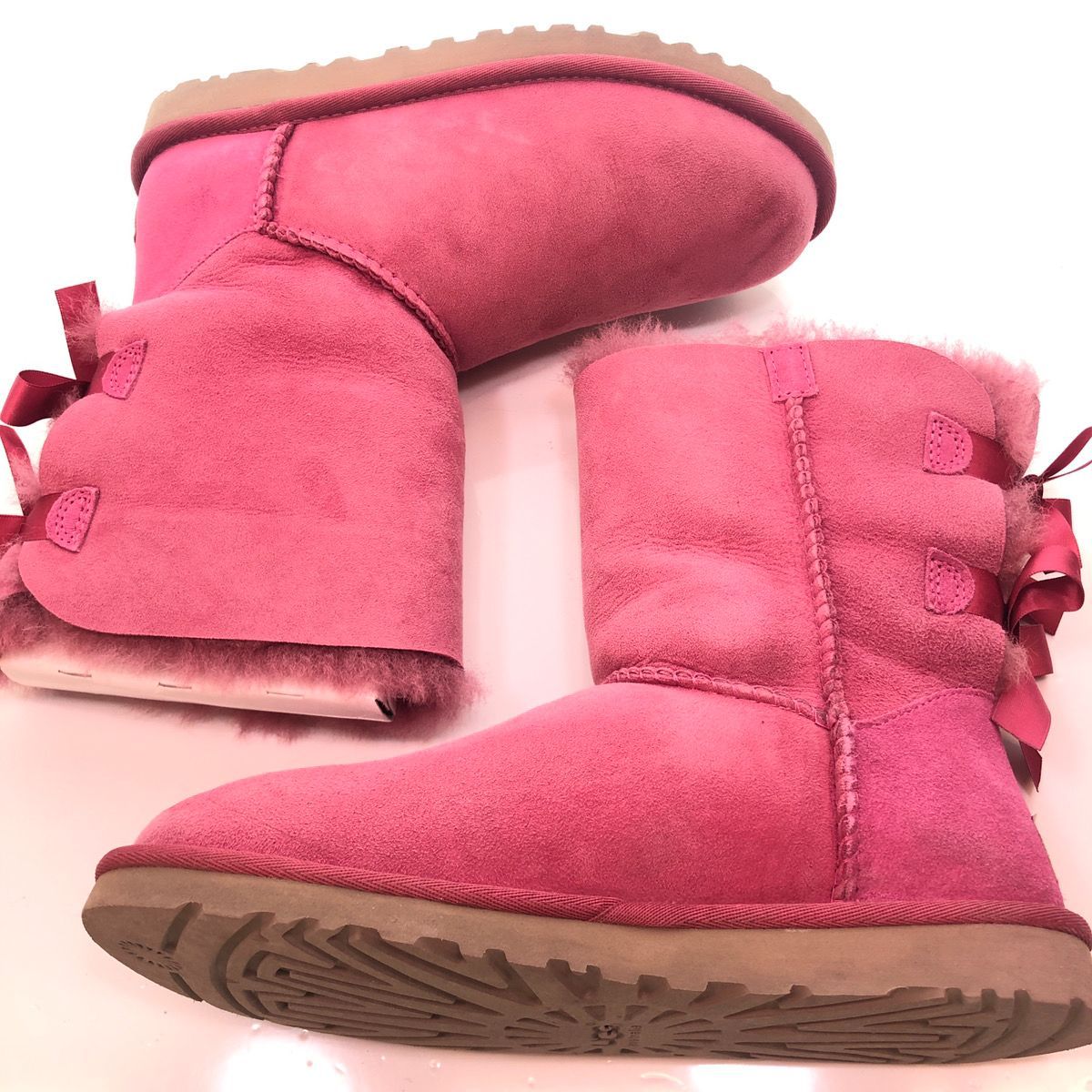 リボン付きムートンブーツ UGG 新品 ボウ リボン付きムートンブーツ UGG 新品 ボウ