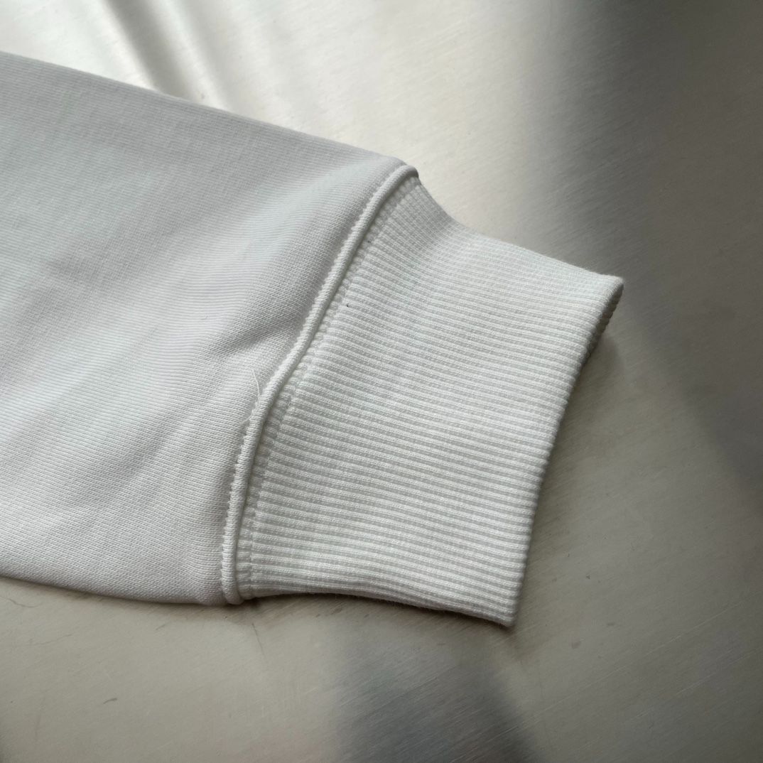 の新モデル 悪魔の目シリーズの純綿丸首セーター