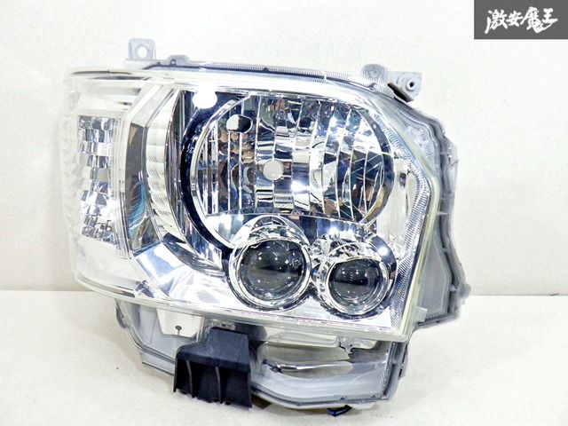 ハイエース 純正ヘッドライト ハイエース 200 4型 5型 6型 純正 ヘッド