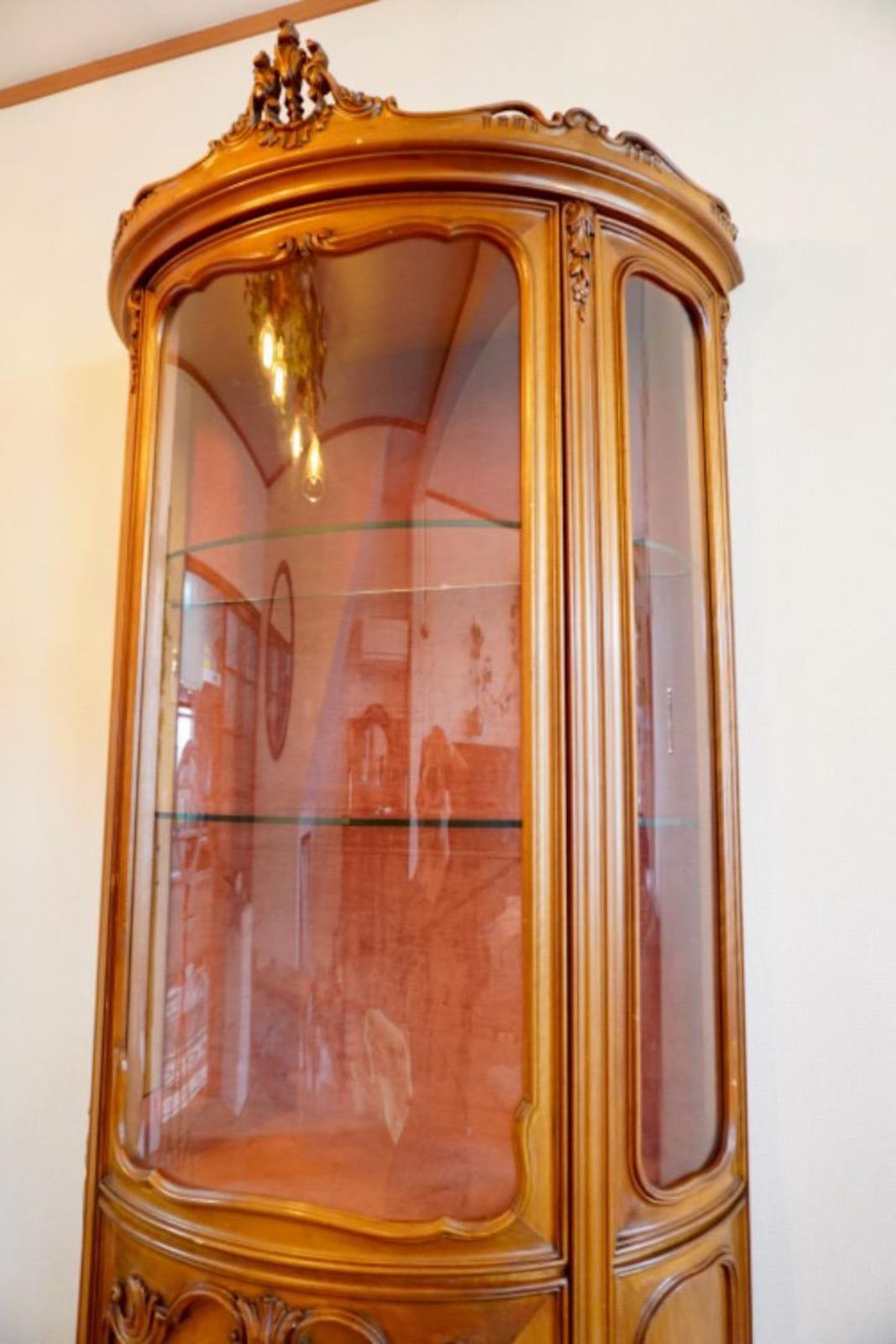 ガラスキャビネット