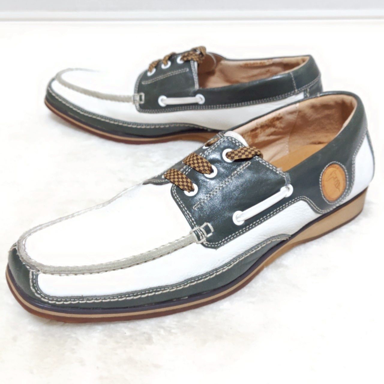 洗練されたデザイン◎【TRUSSARDI】トラサルディ デッキシューズ レザー ローファー バイカラー ホワイト 白 グリーン 緑 きれいめ デイリー 紳士 メンズ サイズ24.5cm/M33597jF