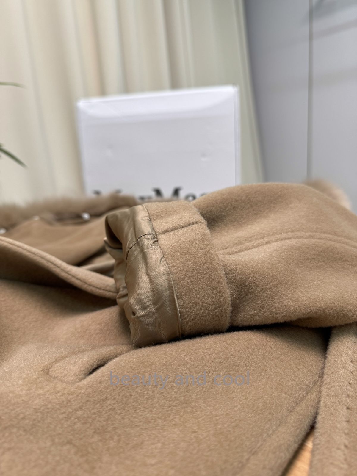 希少品 マックスマーラ MAX MARA 秋冬の新作レッドロゴカシミヤコート