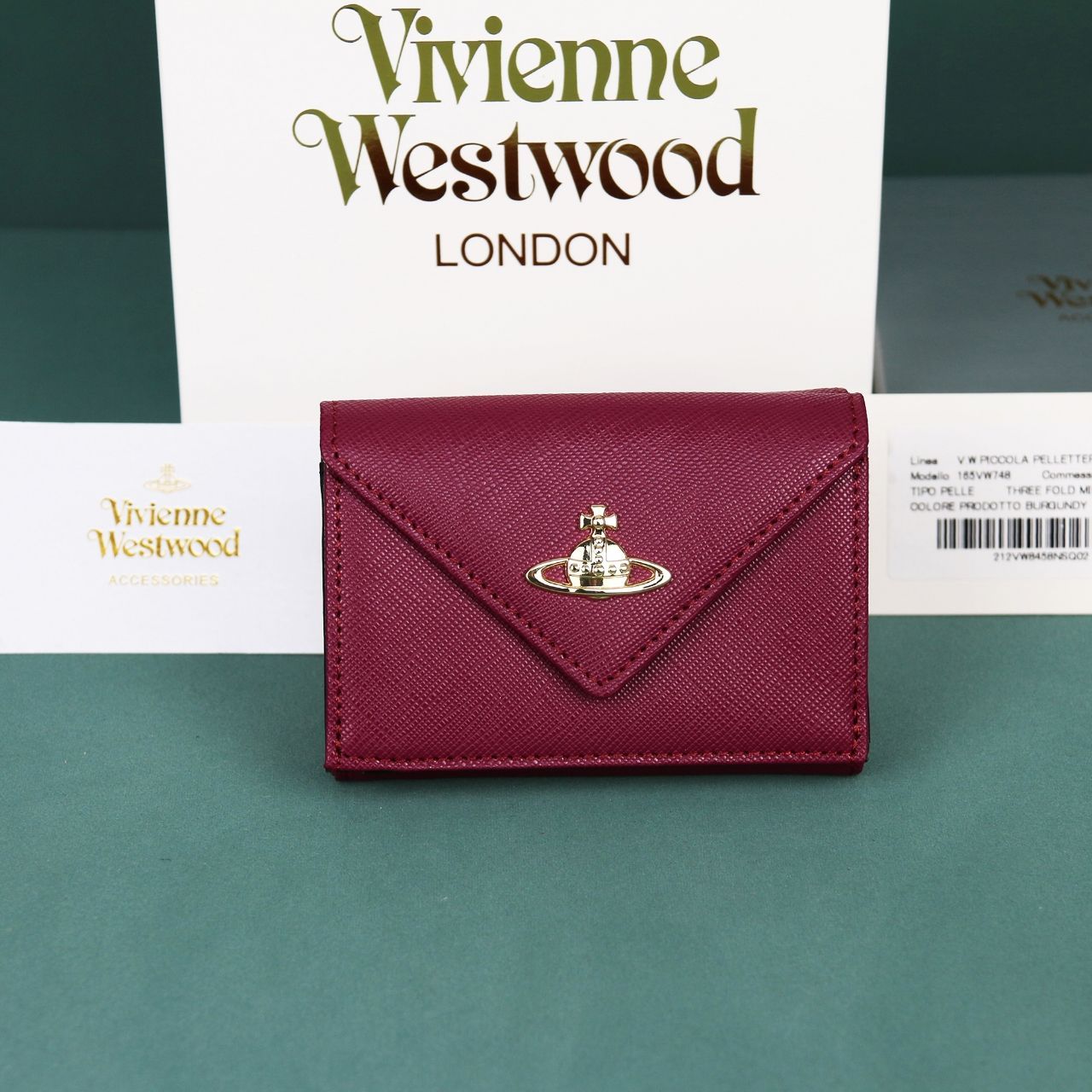 ⭐︎美品⭐︎ヴィヴィアンウエストウッド 三つ折財布 赤 エナメル がま口 型押し 新品 ヴィヴィアンウエストウッド 三つ折り財布 Vivienne
