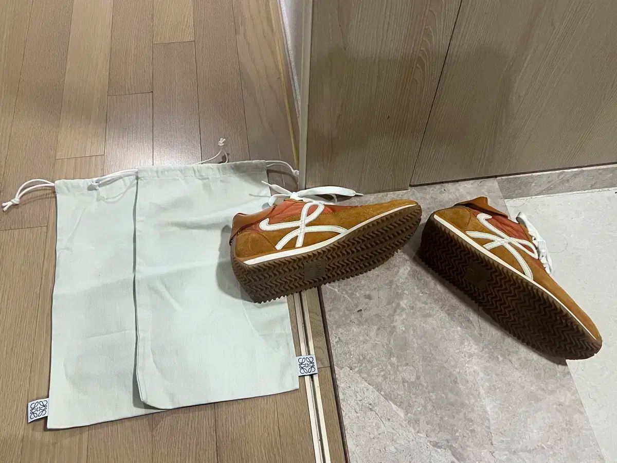 ✟