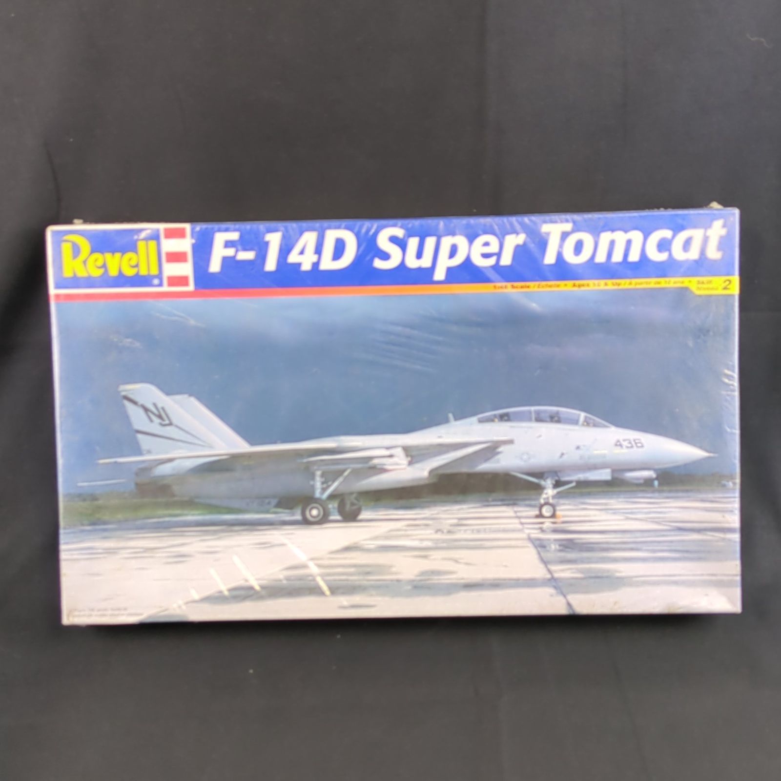 童友社 1/72塗装済み完成品 零式艦上戦闘機52型丙 第203海軍飛行隊① Amazon | 童友社 1/72 零戦五二丙型 第203海軍航空隊 塗装済み完成品