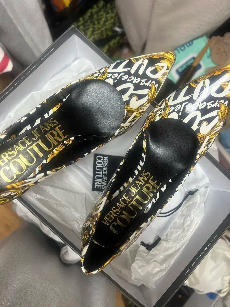 Versace ヴェルサーチェ 靴 230 サイズ スナップ １度 うめき声