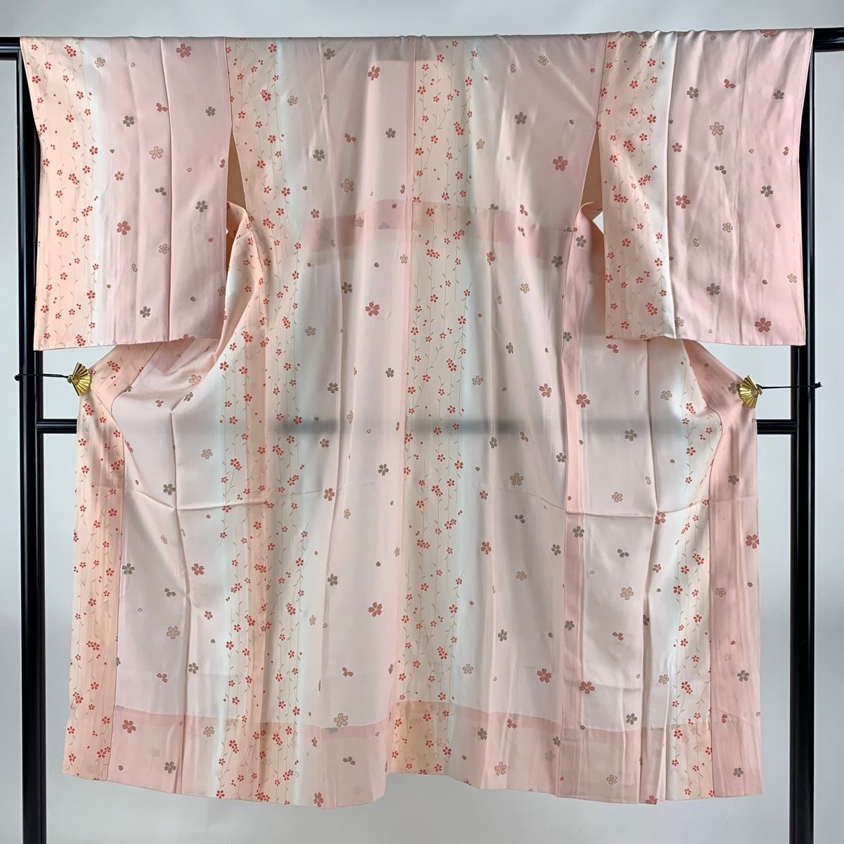 長襦袢 身丈117cm 裄丈61.5cm S 縞 ぼかし 薄ピンク 正絹 名品 中古  