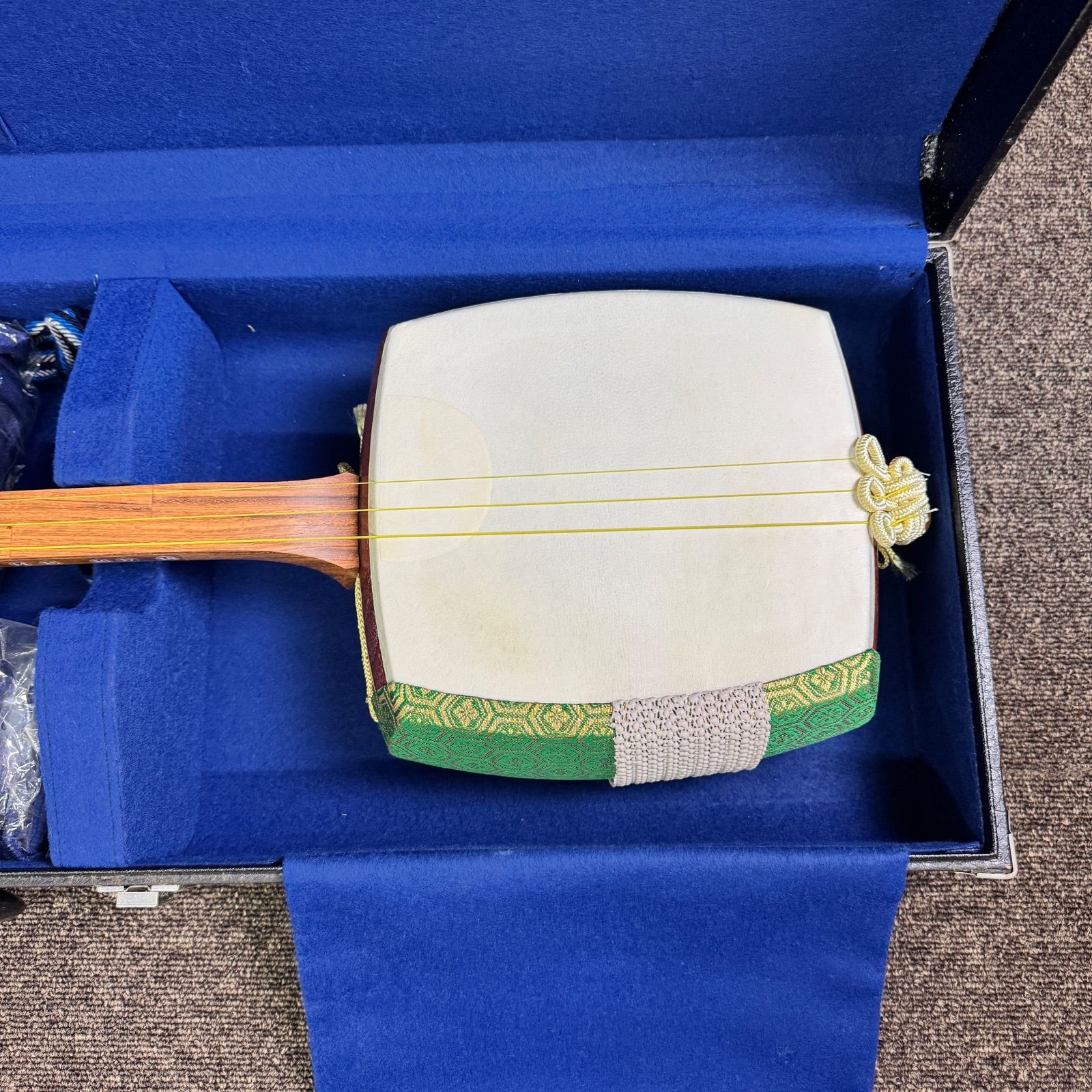 和楽器 弦楽器 唐木紫檀棹 三味線 ハードケース付 N R8824H 三味線