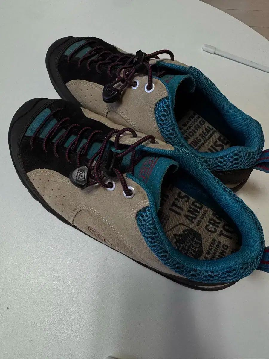 KEEN キーン ジャスパー ロック サファリ 235