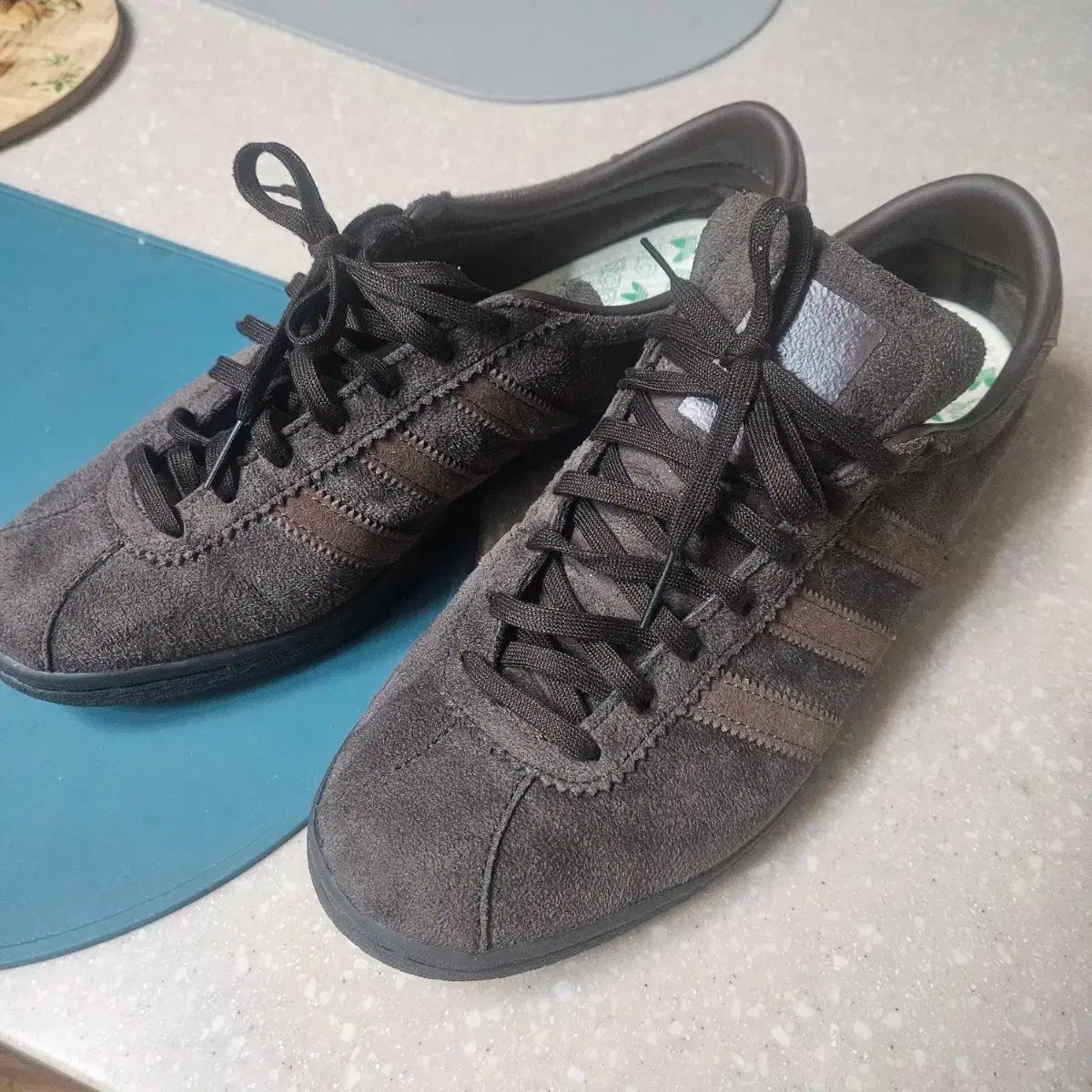 adidas(アディダス) ガゼル ブラウン スエード 275 新品 - メルカリ