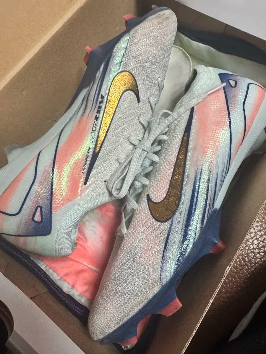 NIKE(ナイキ) マーキュリアル Vapor (ヴェイパー) 16 エリート FG (緊急)