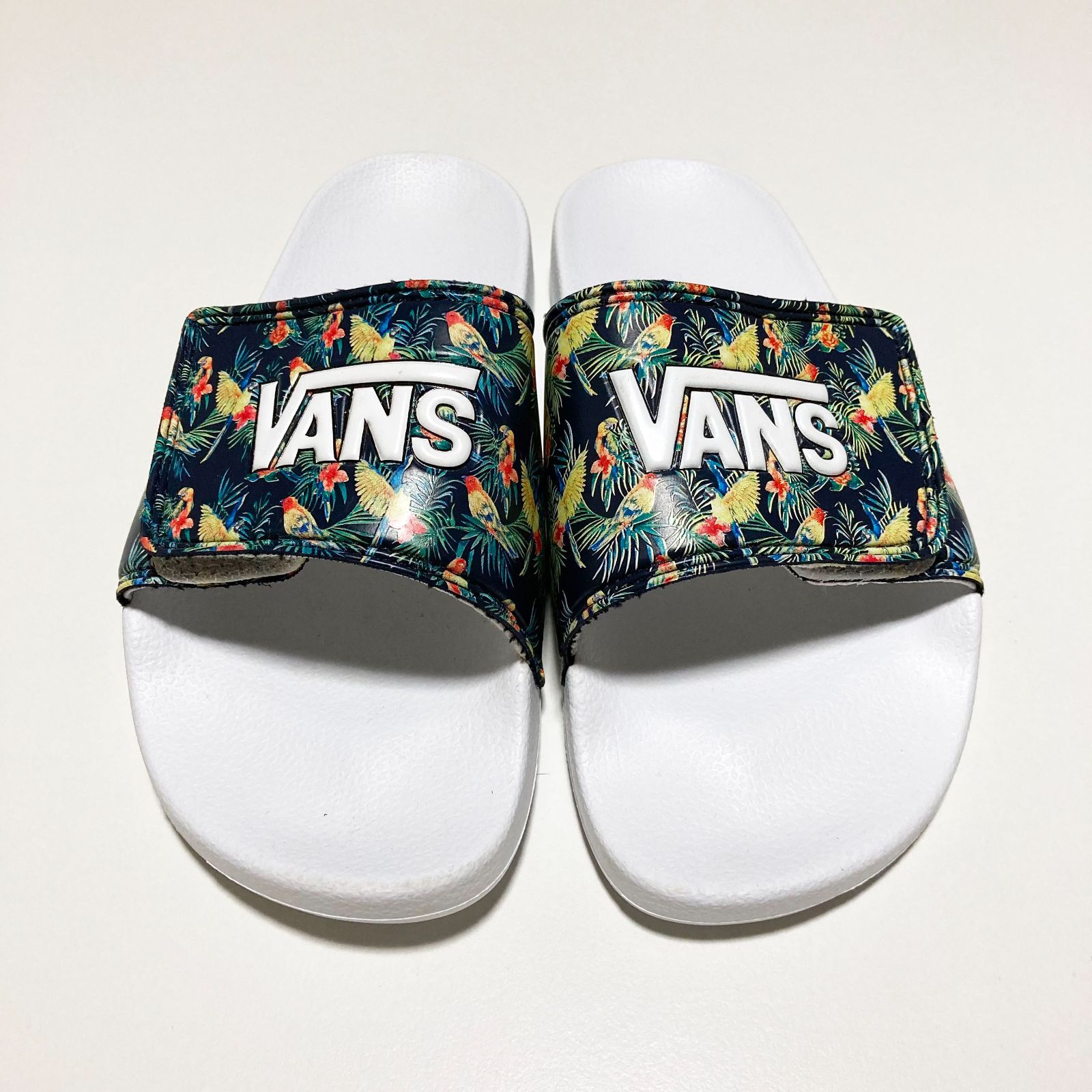 未使用／23cm】VANS ボタニカルバード シャワーサンダル - メルカリ