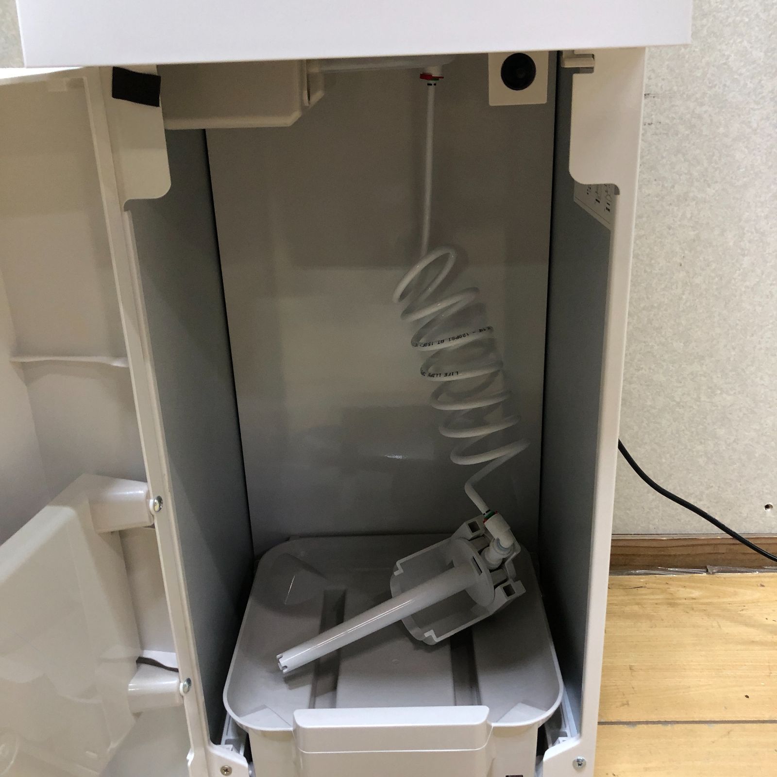 美品 2024年製 HC22D1L-PW ウォーターサーバー 250707 美品 稼動品 使用数か月 2024年製 famfit ファムフィット