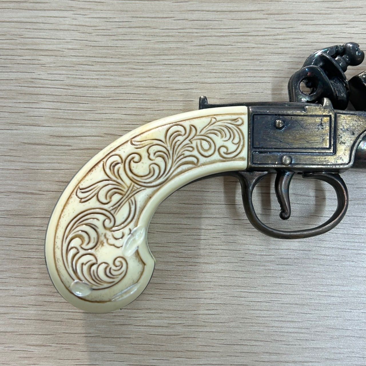 ●装飾銃 古式銃 西洋銃 美品 フリントロックピストル アンティーク レプリカ DENIX モデルガン 古式銃 フランス騎兵 フリントロック 1011
