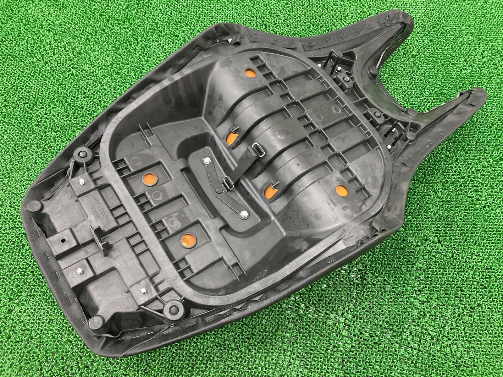 SR400純正シート 2012年式 sr400 純正シート 2012年式 fi 3HTU sr400 純正