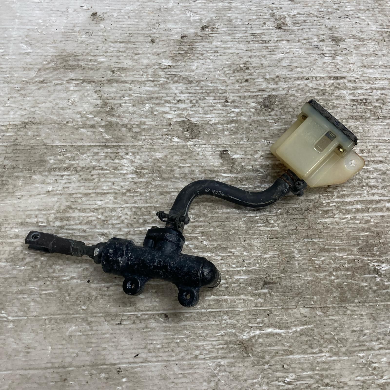 SUZUKI GSX-R400 GK73A リアマスターシリンダー スズキ