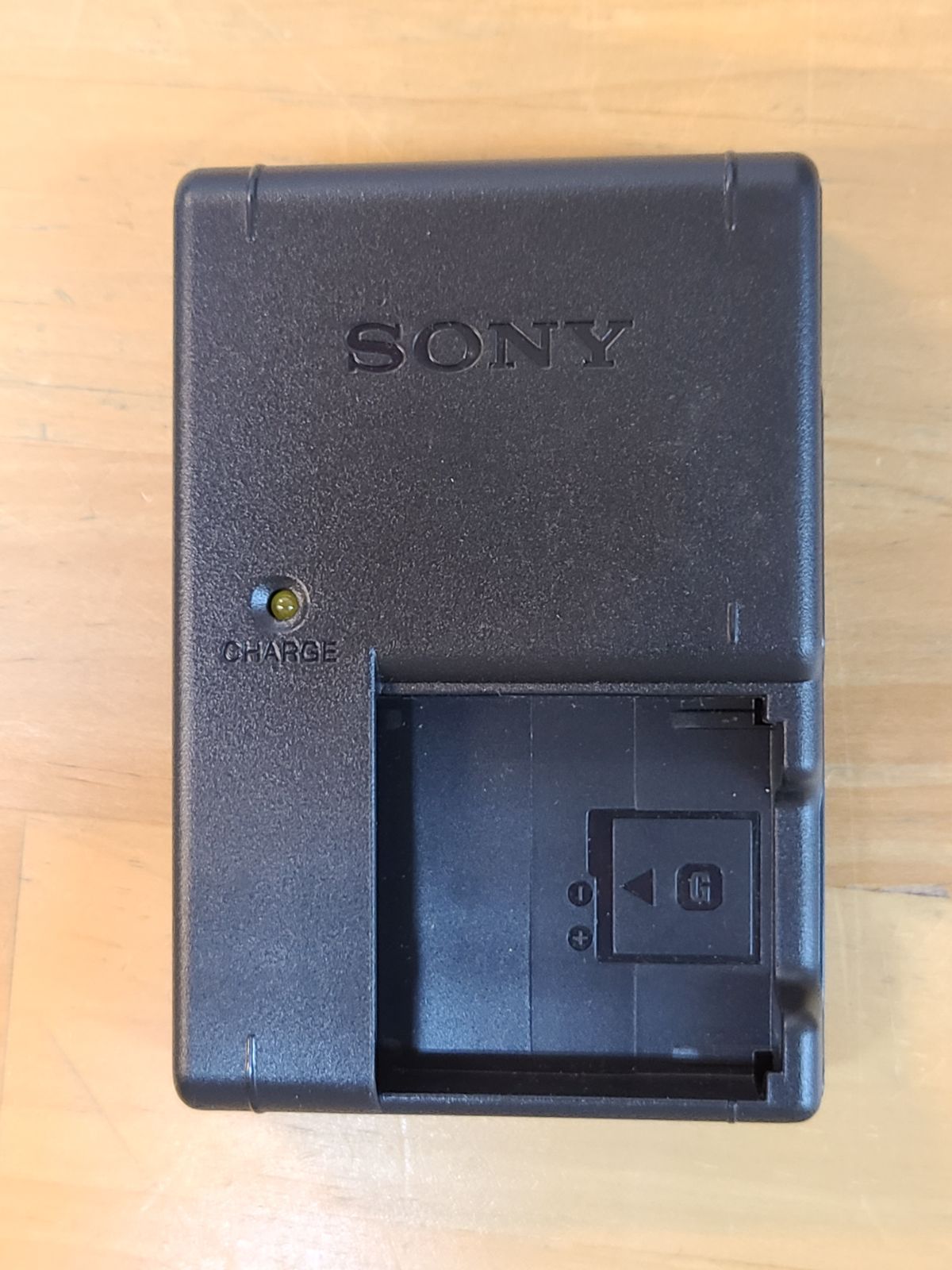 デジカメ SONY サイバーショット DSC-T20 シルバー 本体 充電器