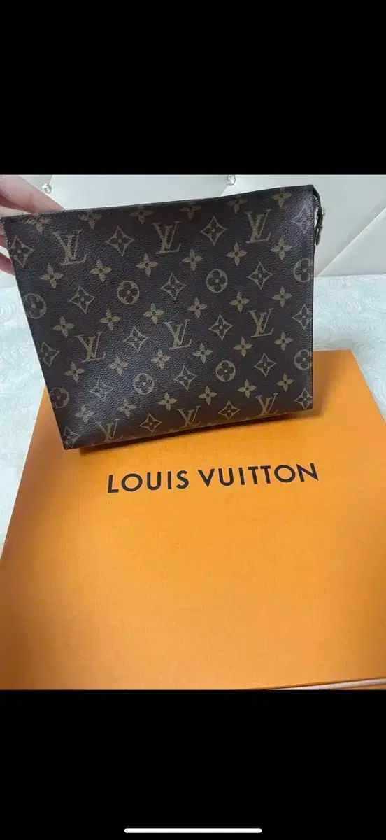 Louis Vuitton(ルイヴィトン) ポシェット トワレット 26