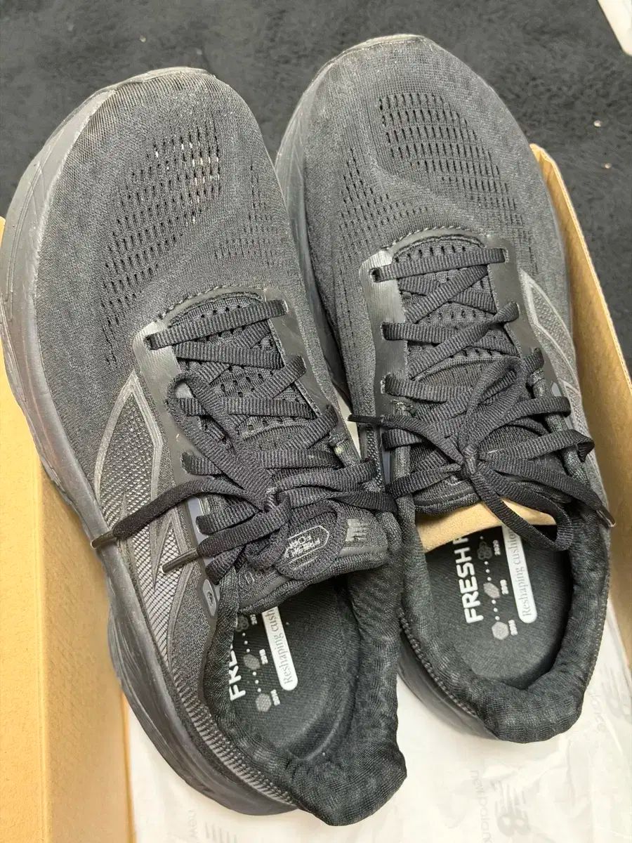 ニューバランス Fresh Foam1080 オールブラック