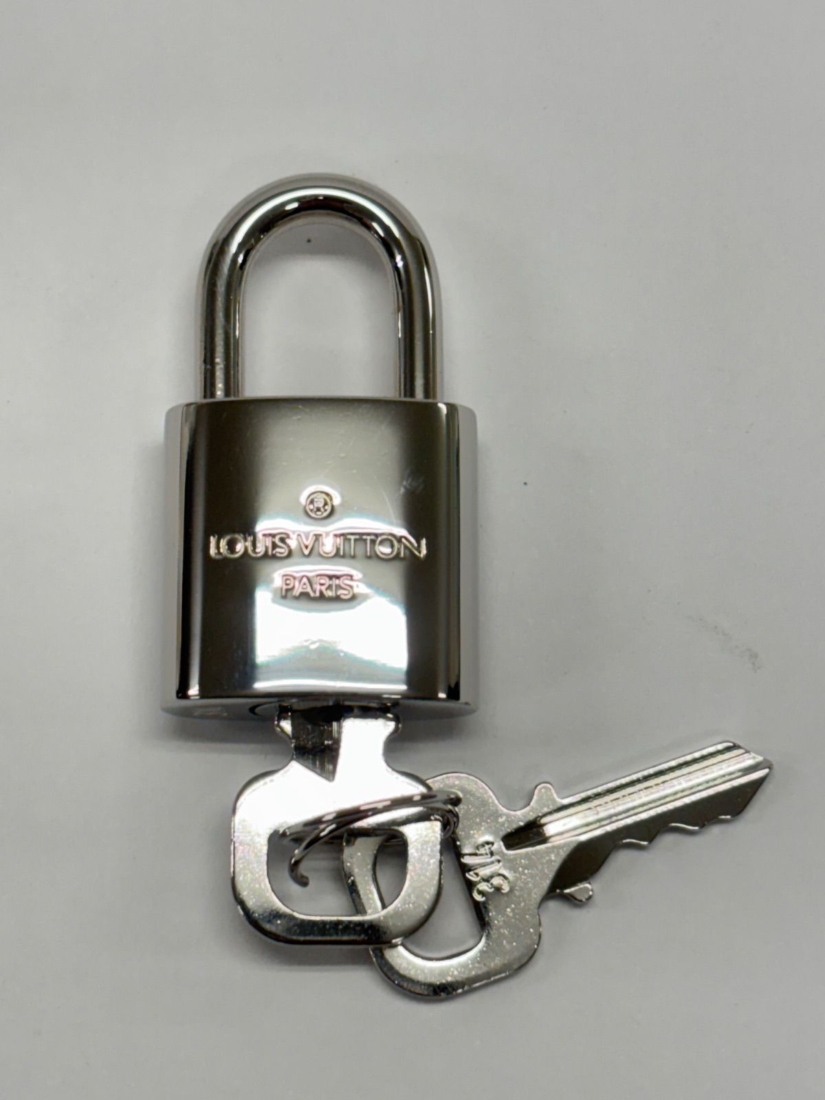 LOUIS VUITTON ルイヴィトン 鍵 カデナ パドロック 南京錠 - メルカリ