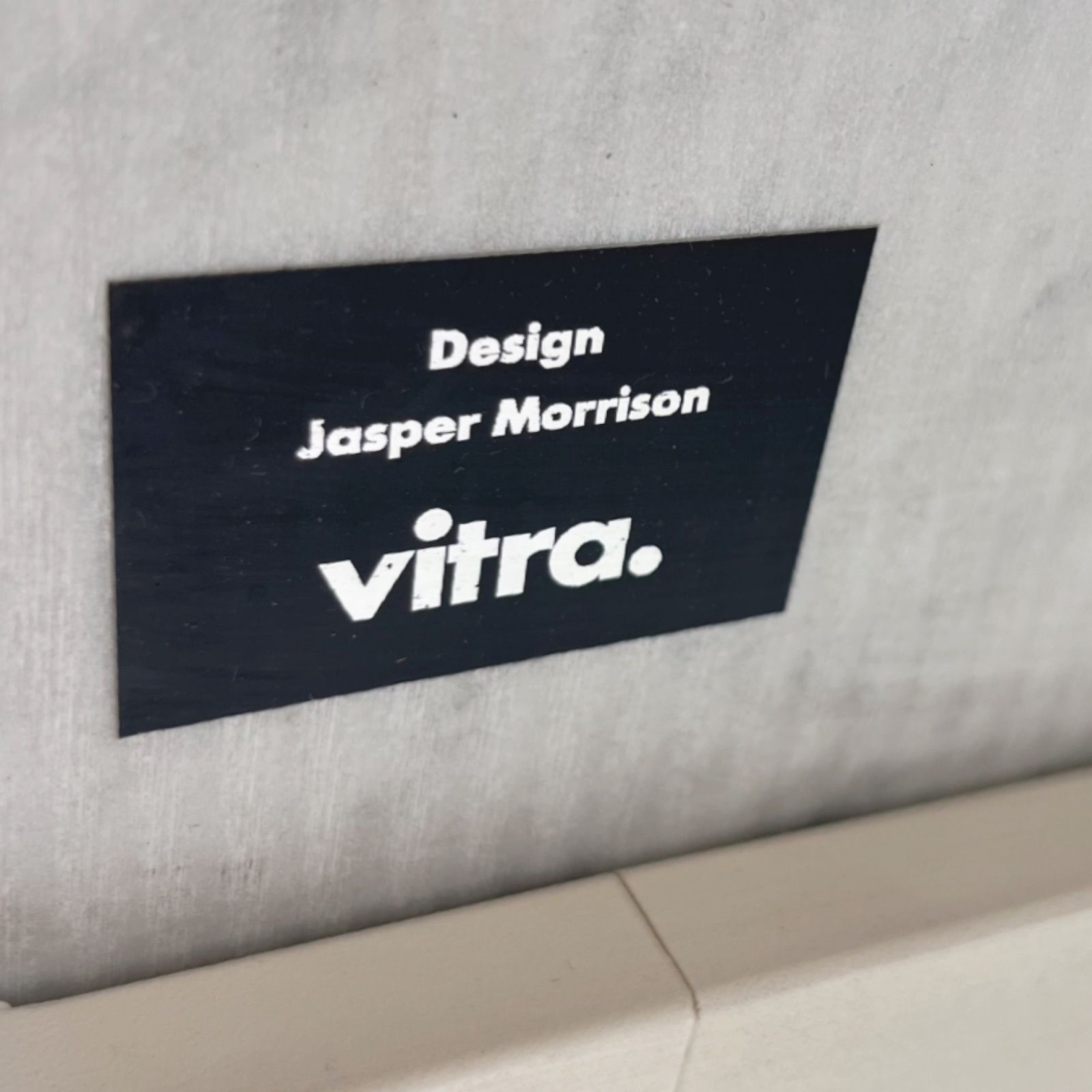 取付無料！ヴィトラ プレートテーブル 大理石天板 おしゃれホワイトミニテーブル✨ 取付無料！ヴィトラ プレートテーブル 大理石天板 おしゃれホワイト