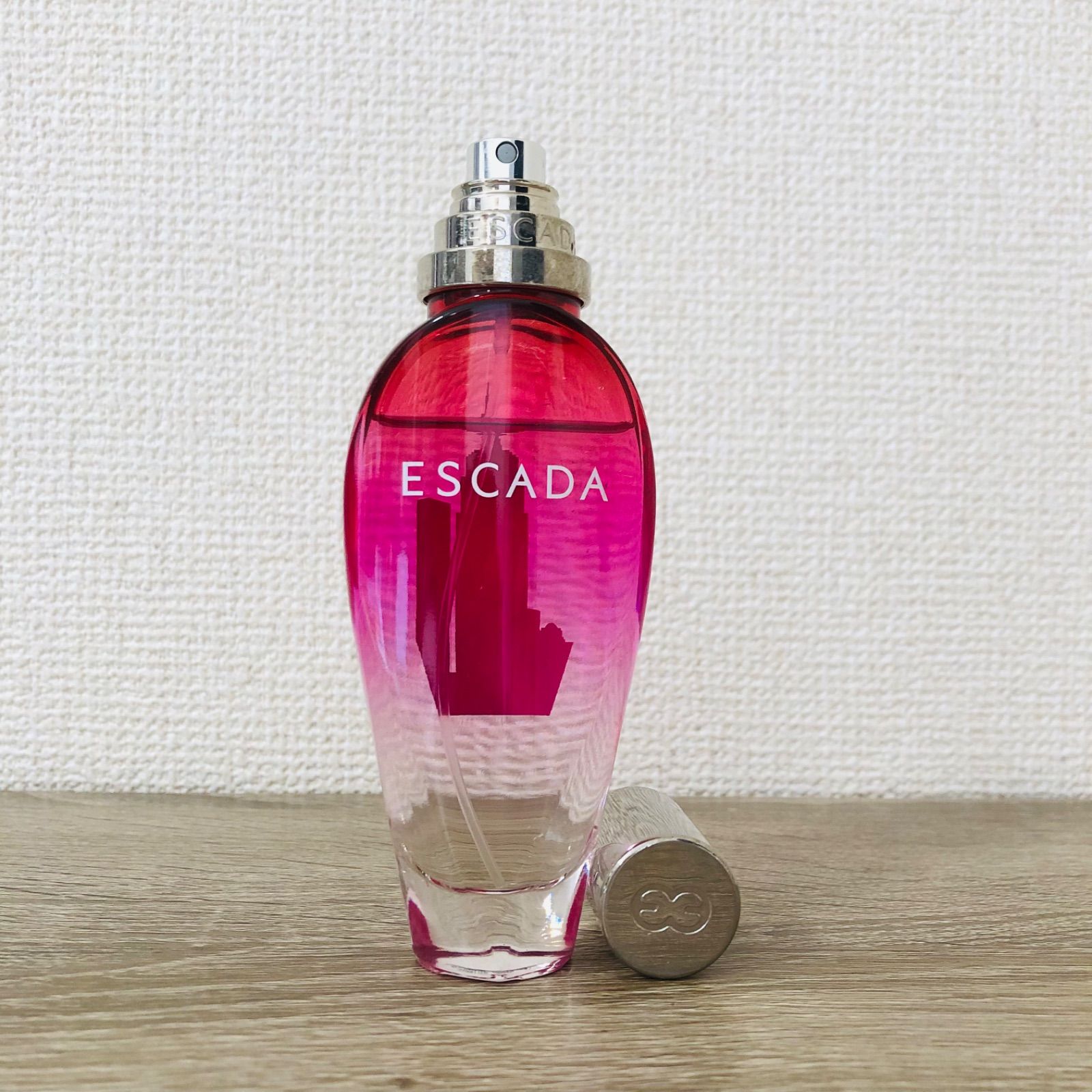 10M-687 ESCADA エスカーダ セクシーグラフィティ オードトワレ 香水 