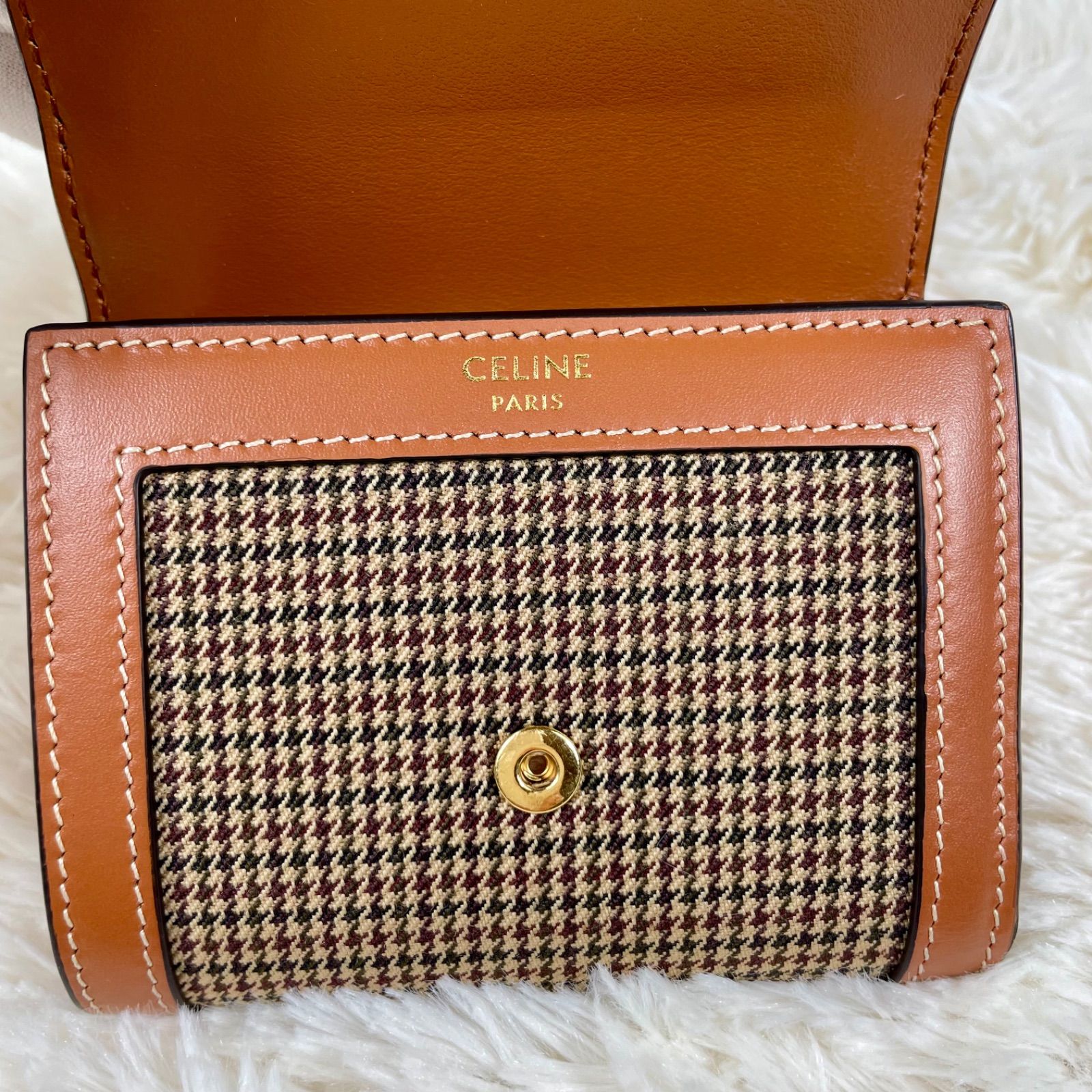 【美品】セリーヌ　三つ折り財布　トリオンフ　ペブル セリーヌ トリオンフ レザー コンパクトウォレット ぺブル