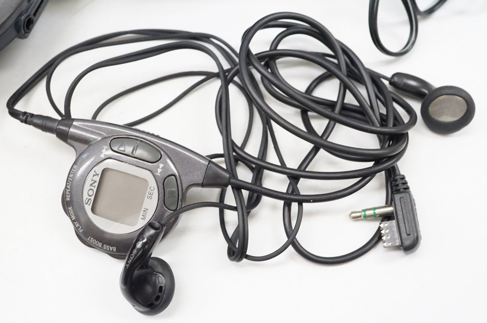 C301538)SONY DisCman ESP D-777ポータブルCDプレーヤー sony Discman ESP