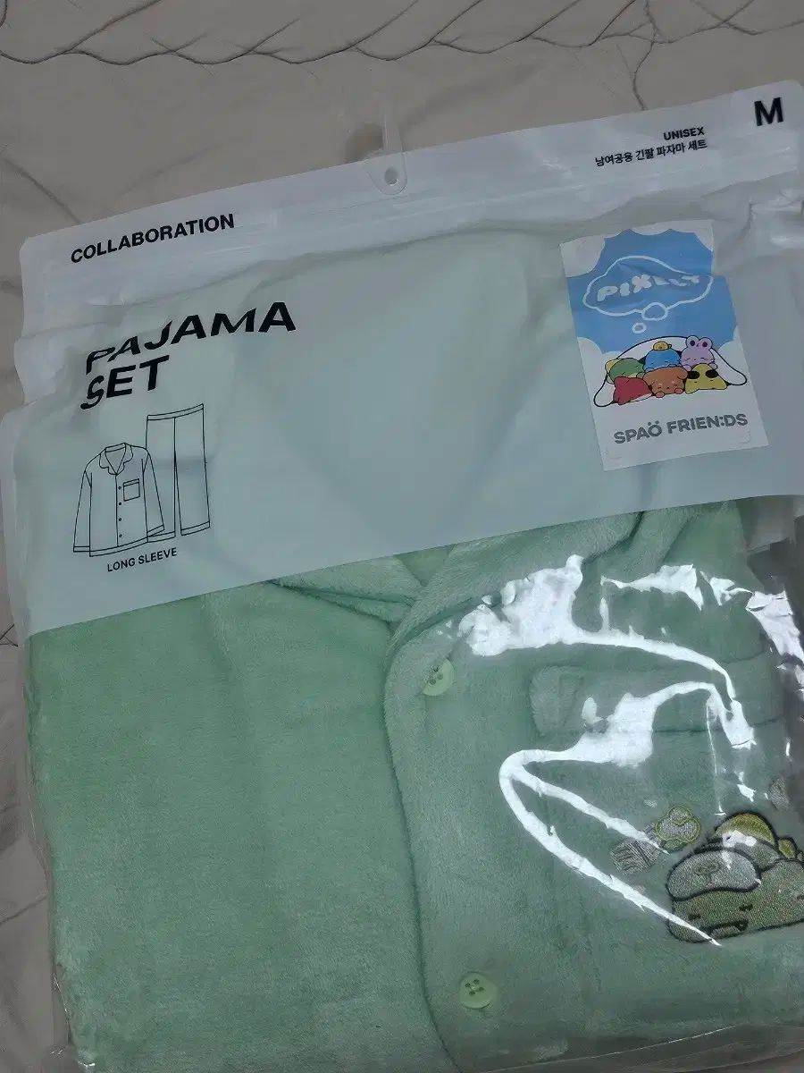 ピクセル リー 恐竜 パジャマ M 未開封