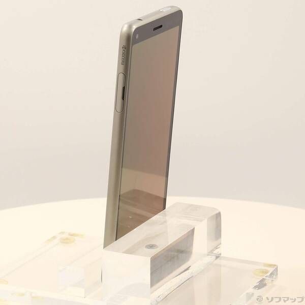 au - au BASIO4 シャンパンゴールド KYOCERA KYV47 BASIO4 シャンパンゴールド SIMフリー au 中古