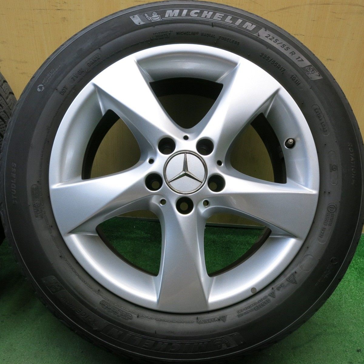 キレイ☆ベンツ W447 Vクラス 純正 225/55R17 スタッドレス ミシュラン 