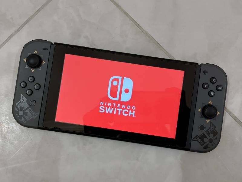 美品 Nintendo Switch モンスターハンターライズ スペシャル