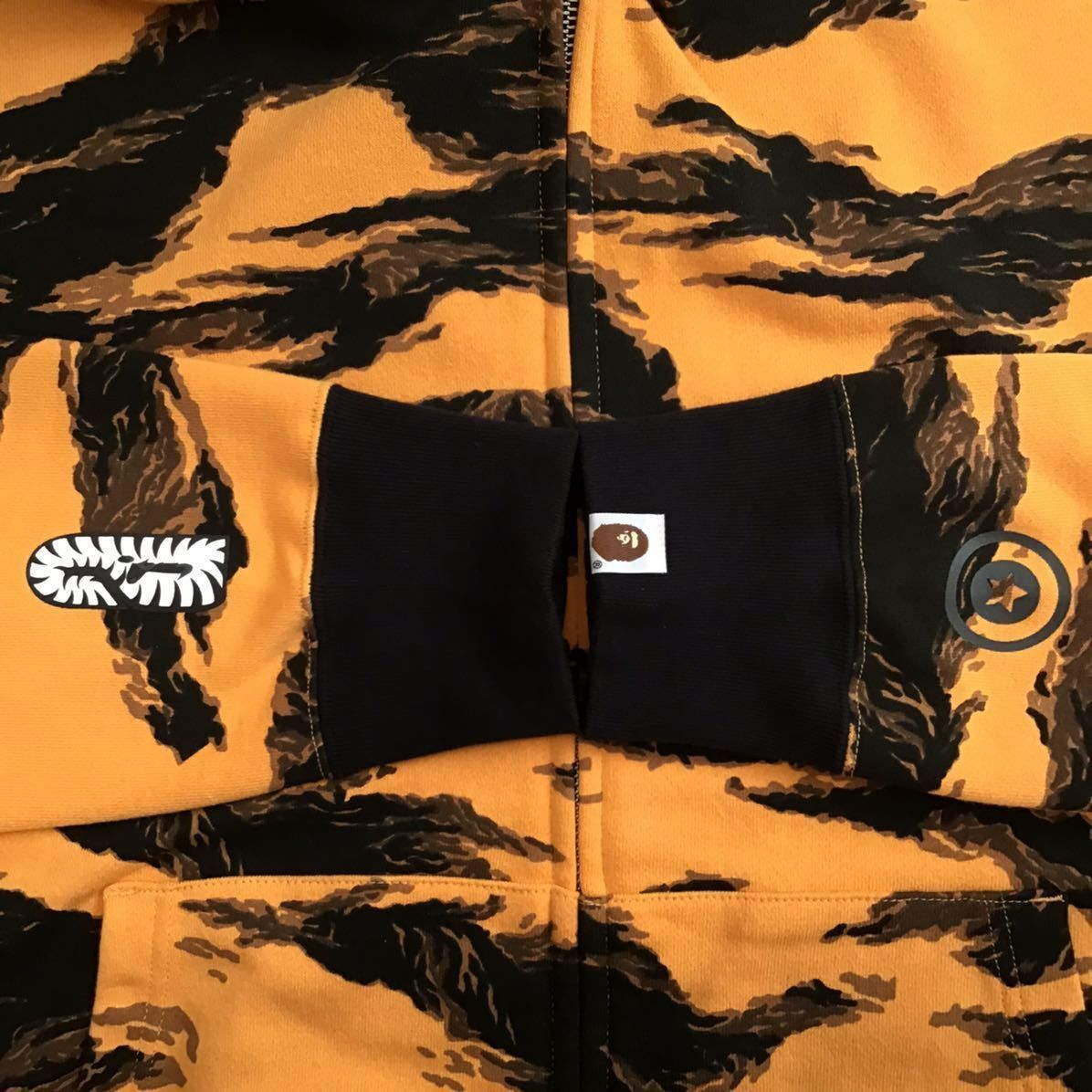 Tiger camo タイガー パーカー Lサイズ tiger full zip hoodie a bathing ape BAPE エイプ ベイプ  アベイシングエイプ 迷彩