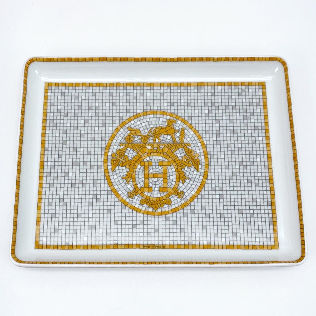 新品同様 HERMES エルメス 食器 トレー モザイク 24 ゴールド PM