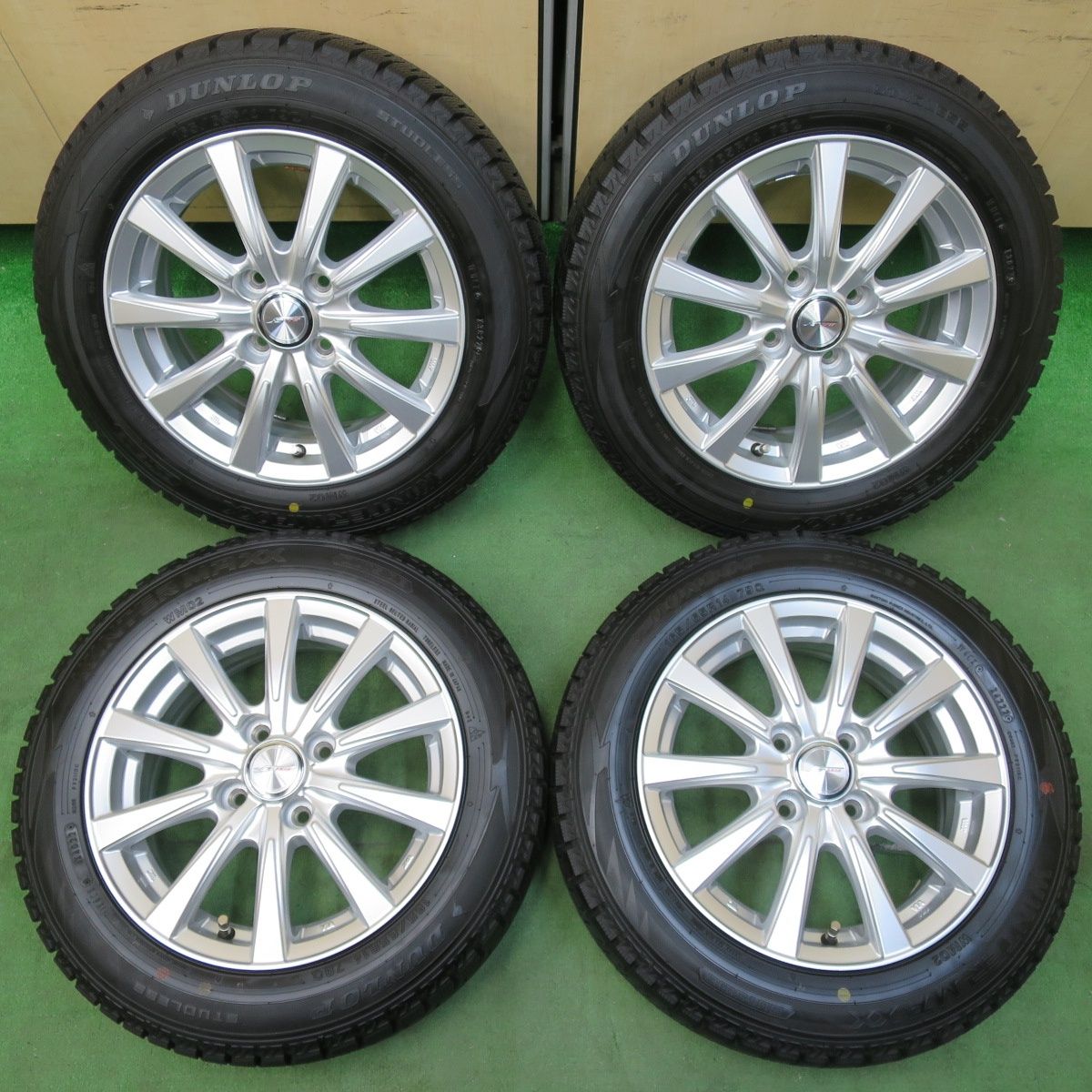 [送料無料] 超バリ溝！22年！キレイ！ほぼ10分スタッドレス 165/65R14 ダンロップ ウインターマックス WM02 JOKER ジョーカー 14インチ PCD100/4H5012912イス