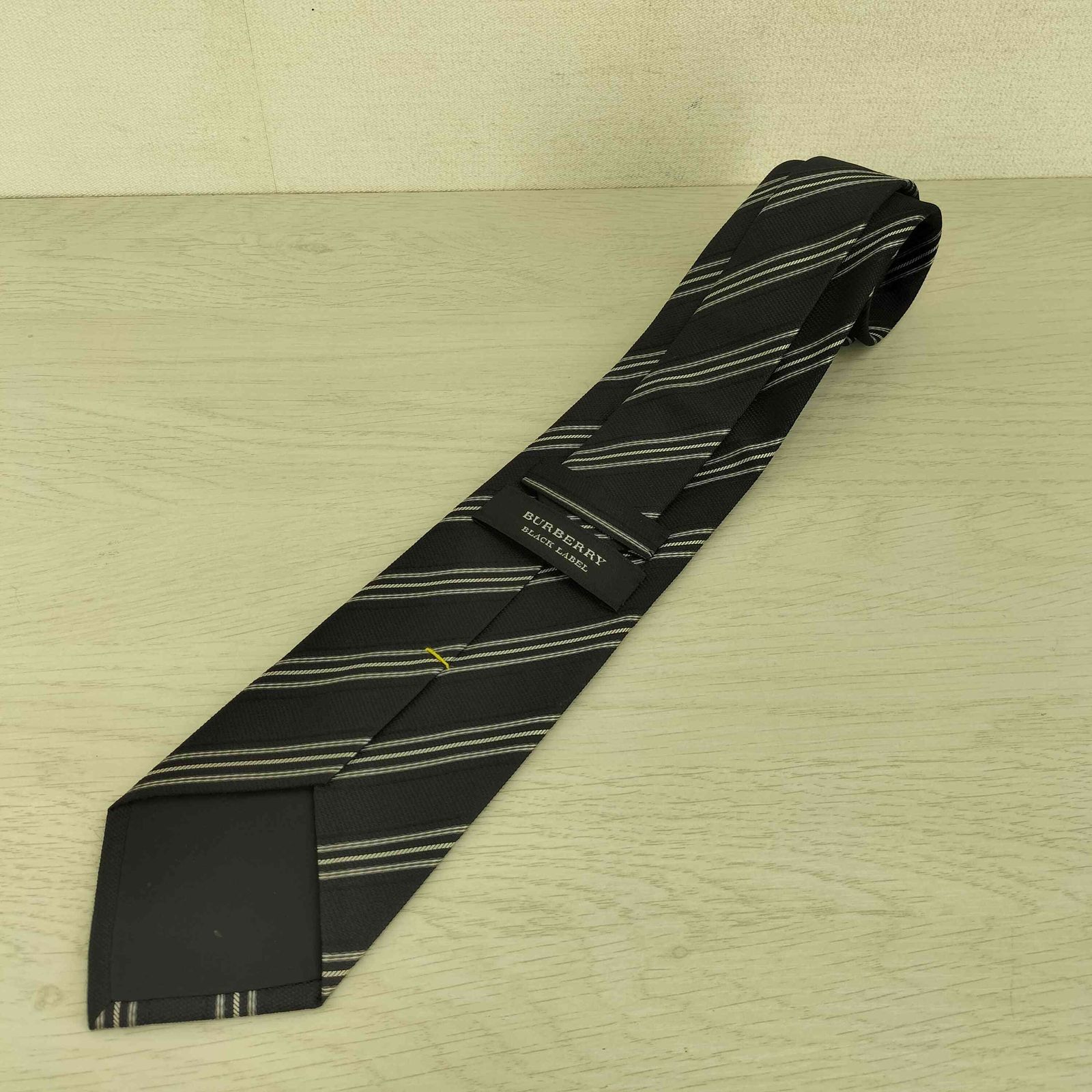 BURBERRY 23ss Black Logo Tie ネクタイ ロゴ 限定 BURBERRY 23ss Black Logo Tie ネクタイ ロゴ 限定