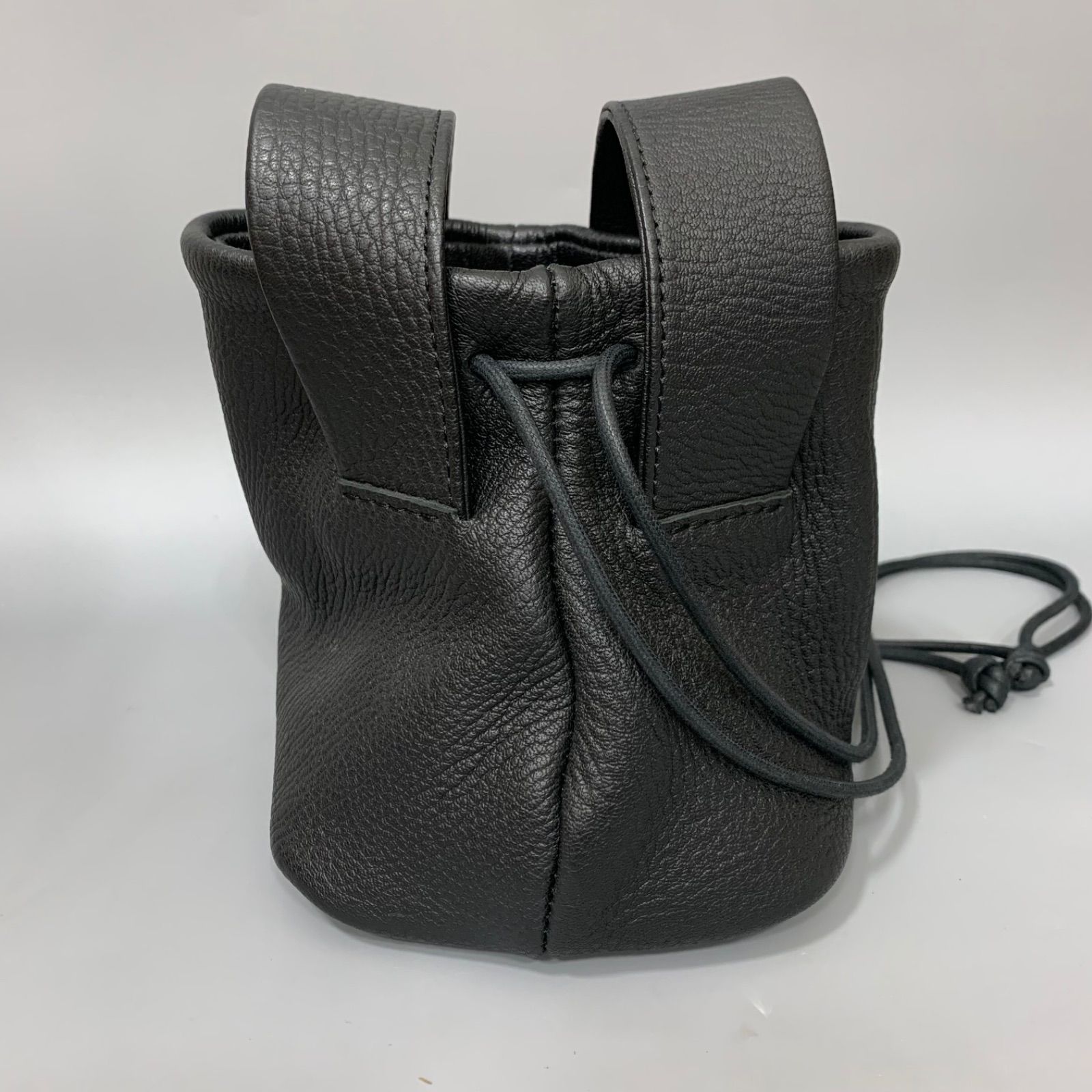 ETRETOKYOコンパクトショルダーバッグ 黒 ETRE TOKYO ジビエレザーコンパクトショルダーバッグ etretokyo レザー バッグ  ナロー 新品・未使用 ETRETOKYO エトレトウキョウ　ノベルティ　バッグ　黒