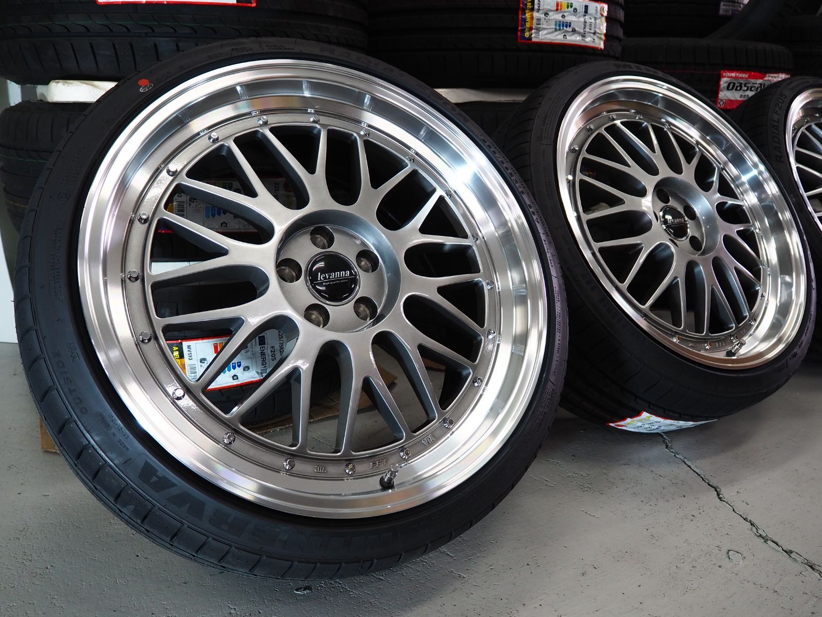 軽量 カスタムサイズ 深リム メッシュ levanna V10-EX FFT 19inch 8.5J 
