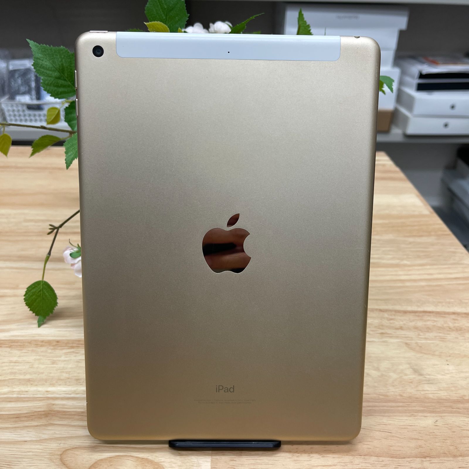 iPad 第5世代 wi-fiモデル 128Gゴールド iPad(第5世代) 128GB ゴールド Wi-Fi + Cellularモデル 送料無料